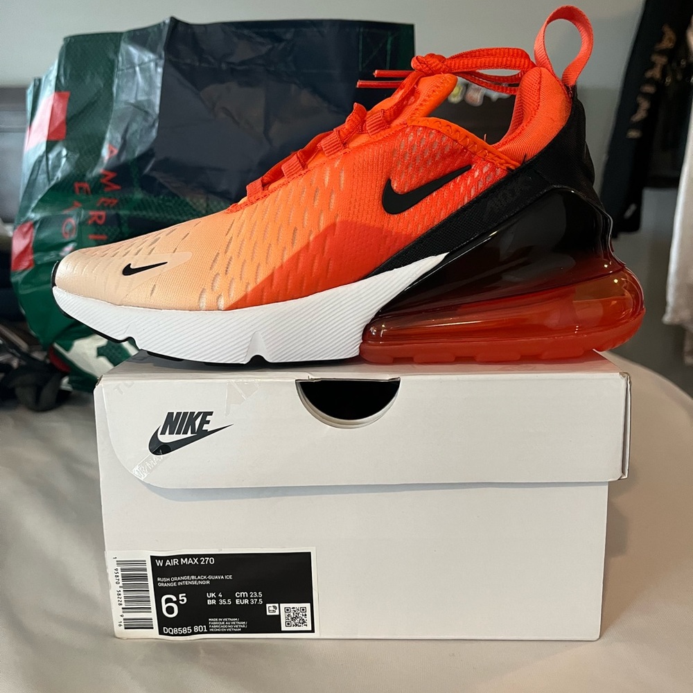 Nike Womens air max 270 6.5